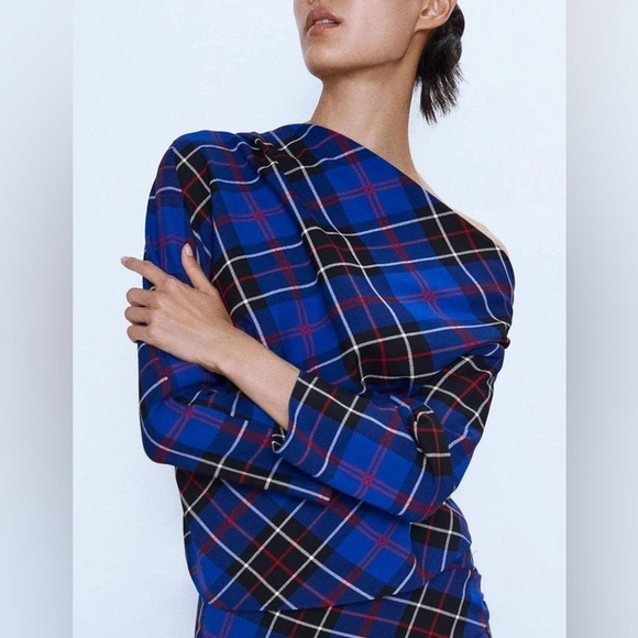 NWT ZARA Asymmetric Plaid Blue Top Size M  🦋Bloggers Favorite🦋 - Picture 4 of 16